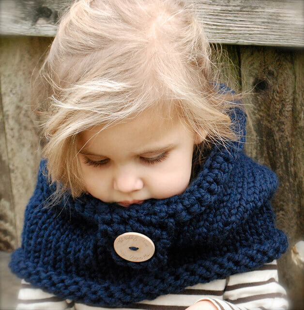 Красивый детский шарф спицами: защищаем горло ребенка в холода
