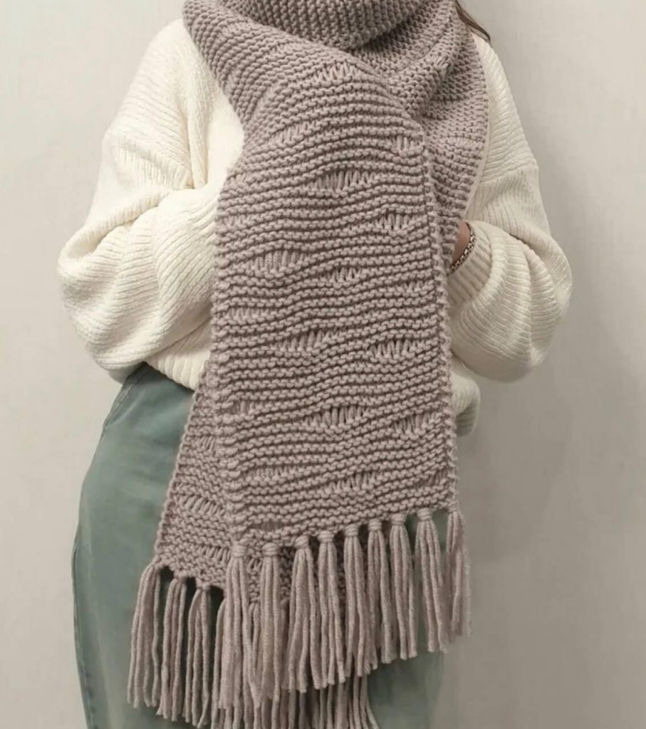 Самые популярные узоры спицами для шарфа - 75 схем и описаний