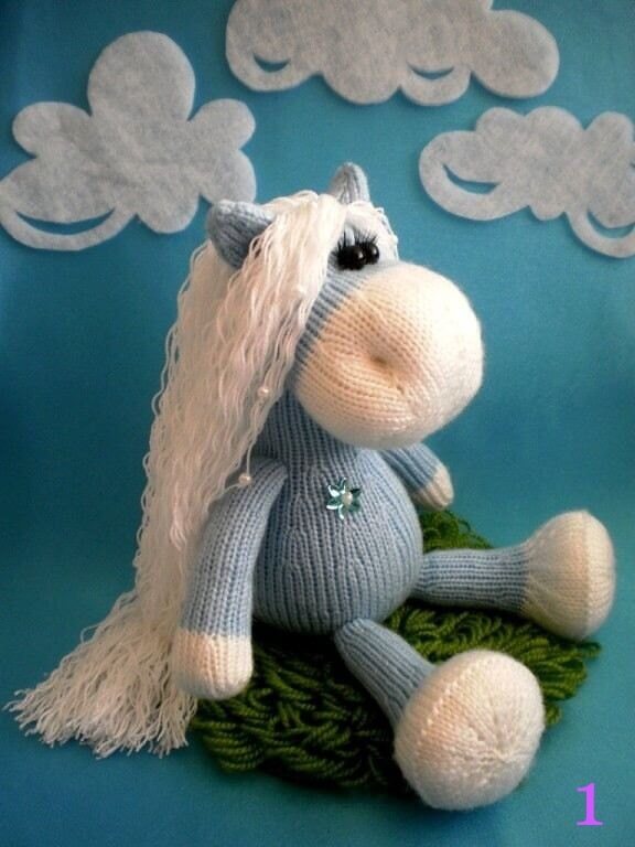 Инструкция по вязанию лошадки на спицах