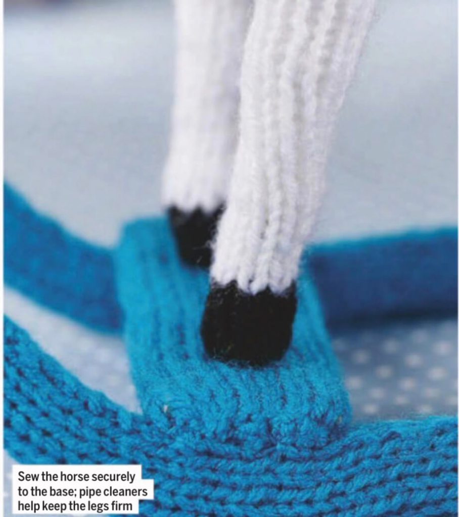 Инструкция по вязанию лошадки на спицах