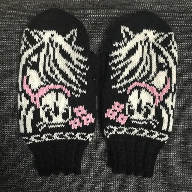 Инструкция по вязанию лошадки на спицах