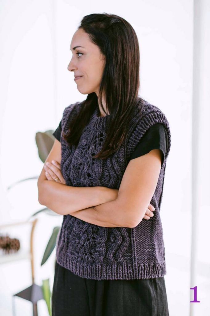 Безрукавка женская - шикарные новинки спицами